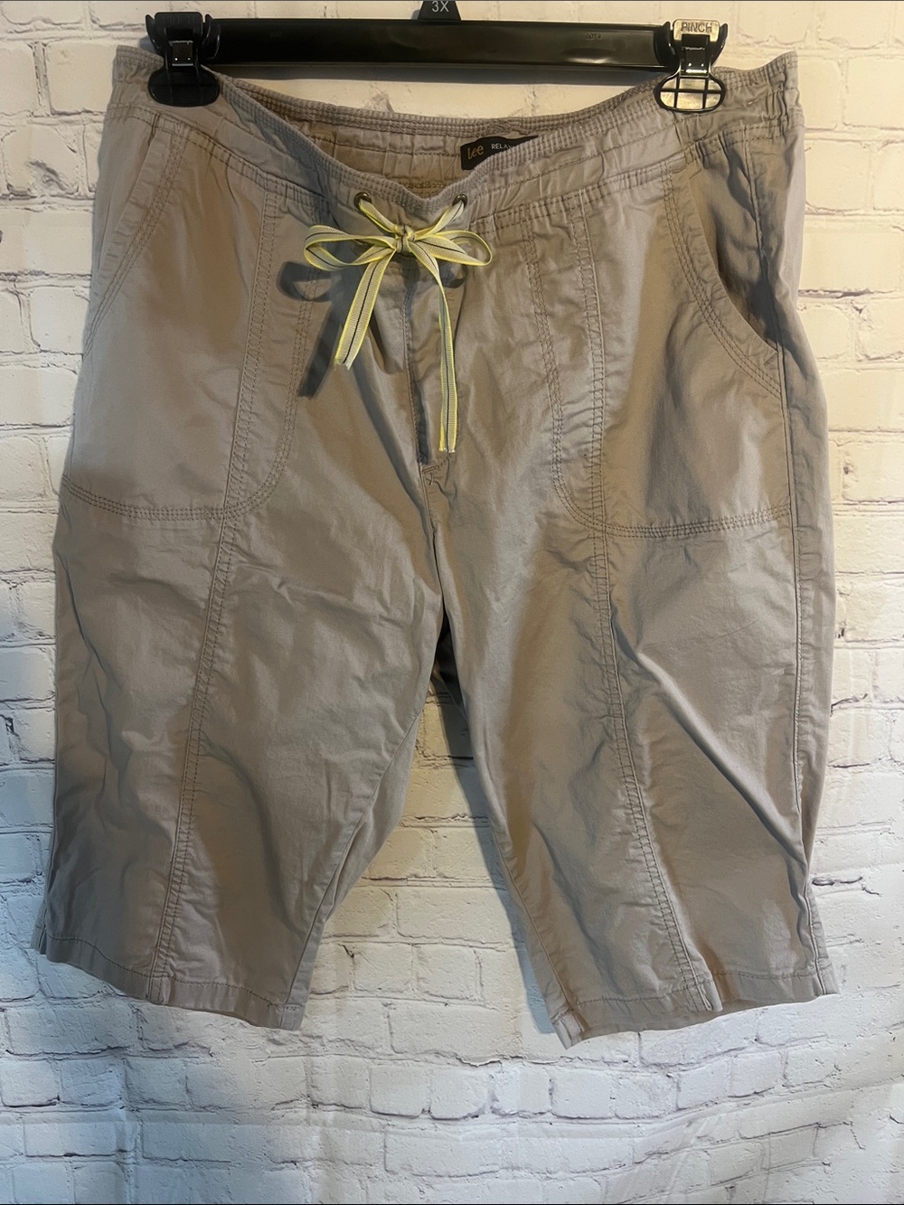 Size 18 Lee Relaxed Fit Taupe Drawstring Elastic waist Bermuda Shorts/capri